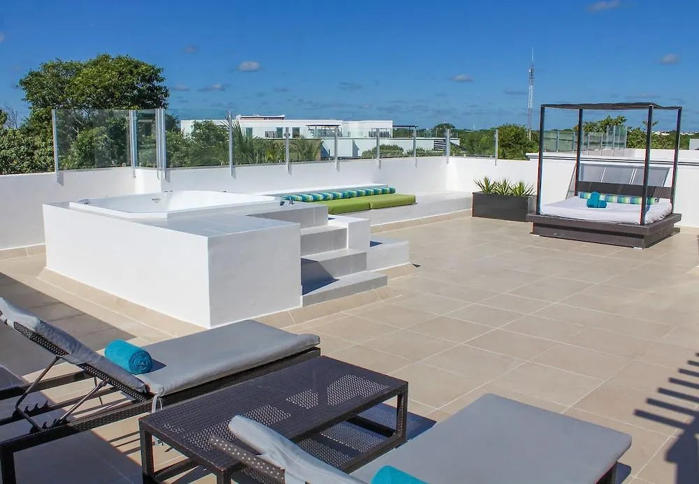 Residences At The Fives Playa del Carmen 5*,