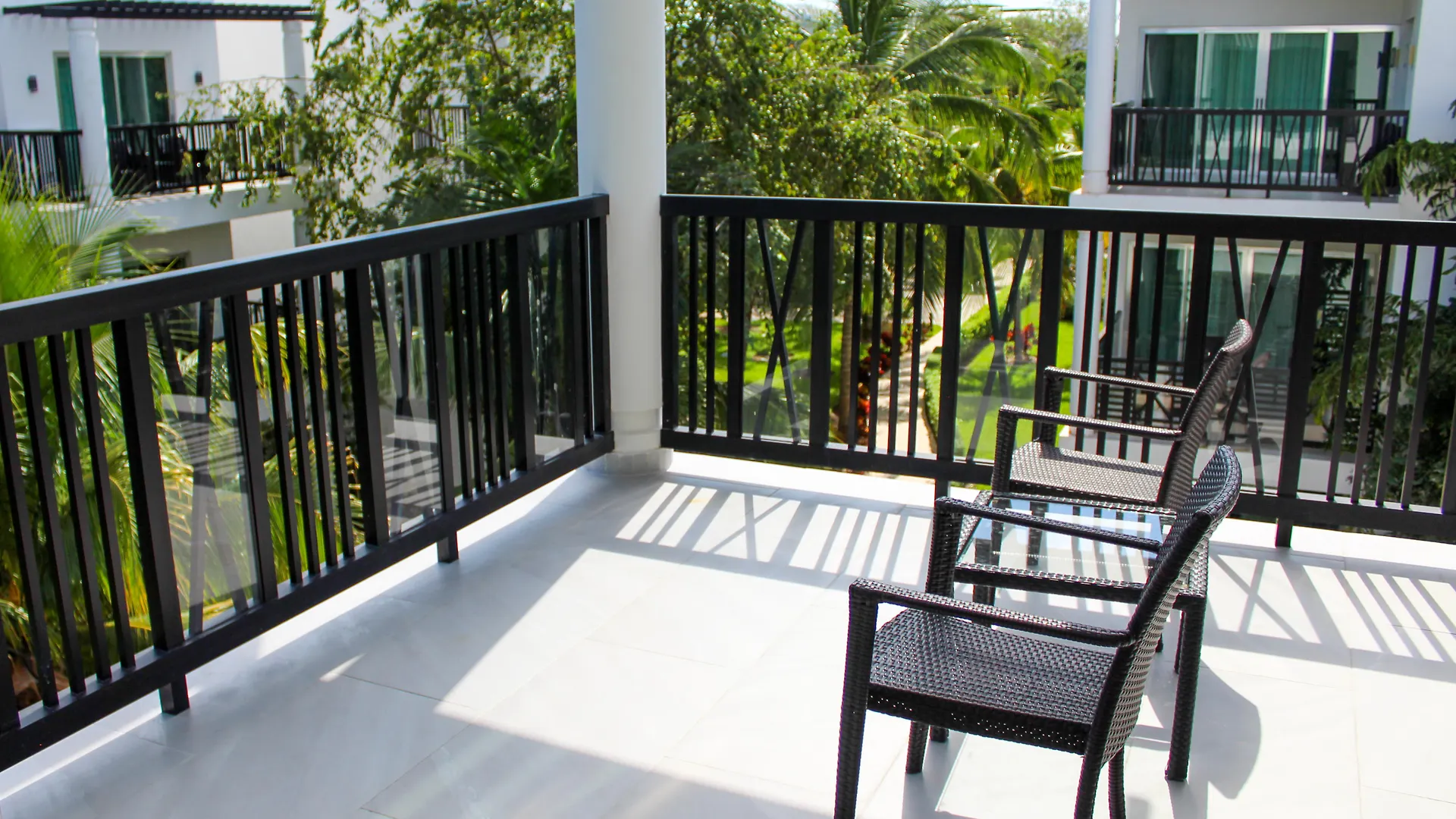 Residences At The Fives Playa del Carmen 5*,