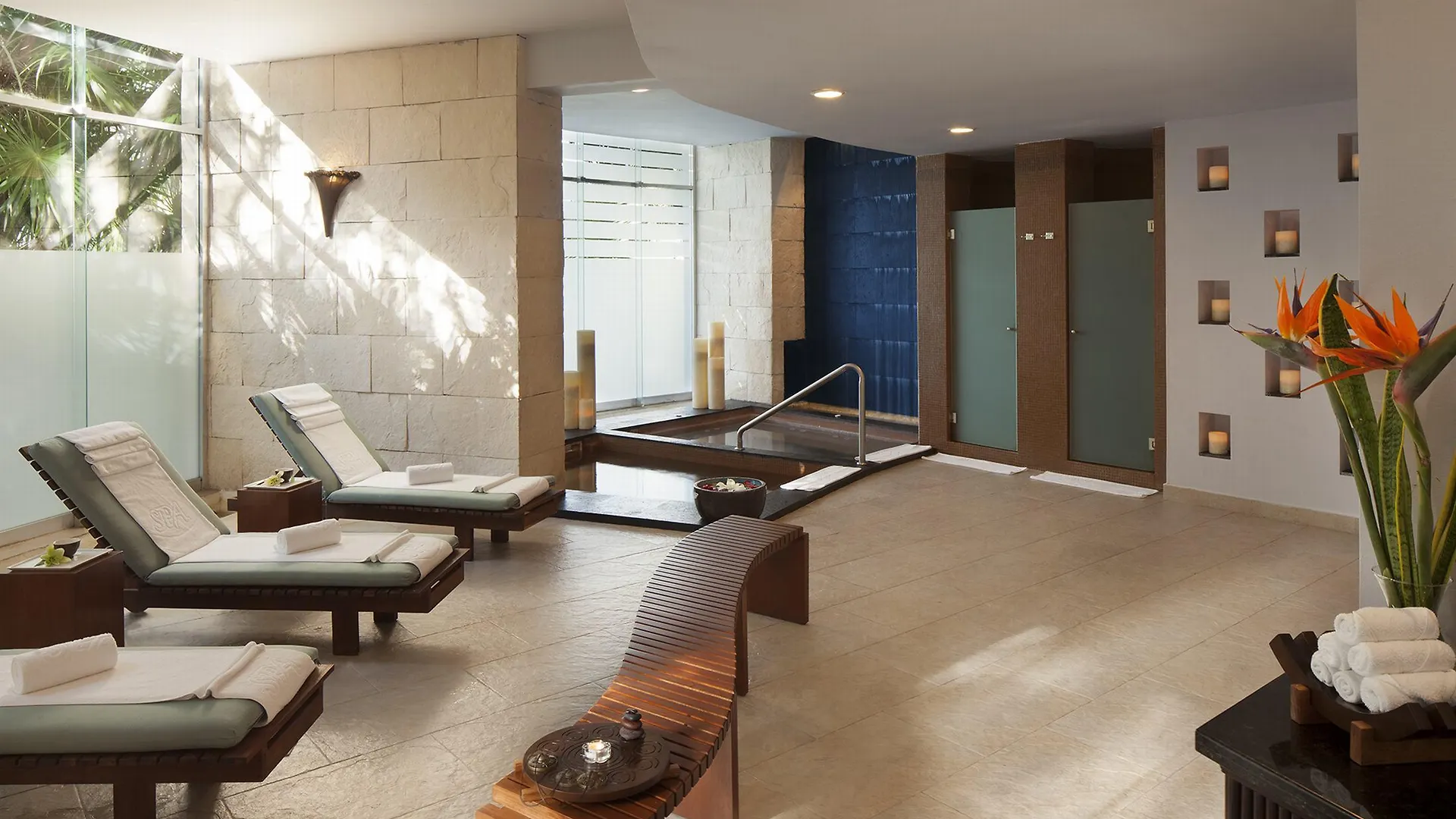 Residences At The Fives Playa del Carmen 5*,