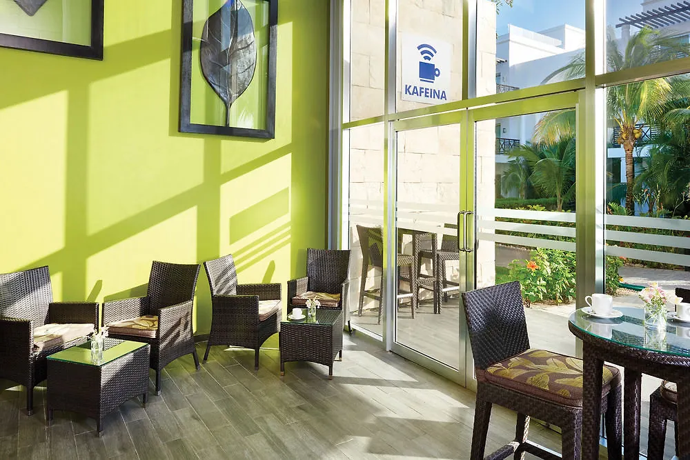 Residences At The Fives Playa del Carmen 5*,